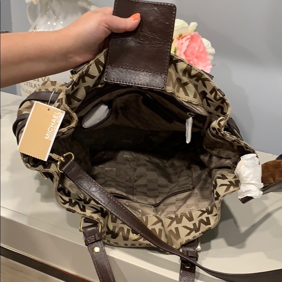 Michael Kors hand bag - Picture 3 of 4